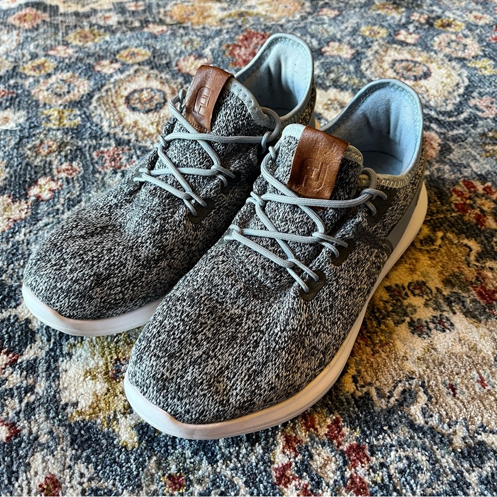 FootJoy women’s spikeless golf shoe, lightly used, 7.5, black/gray.